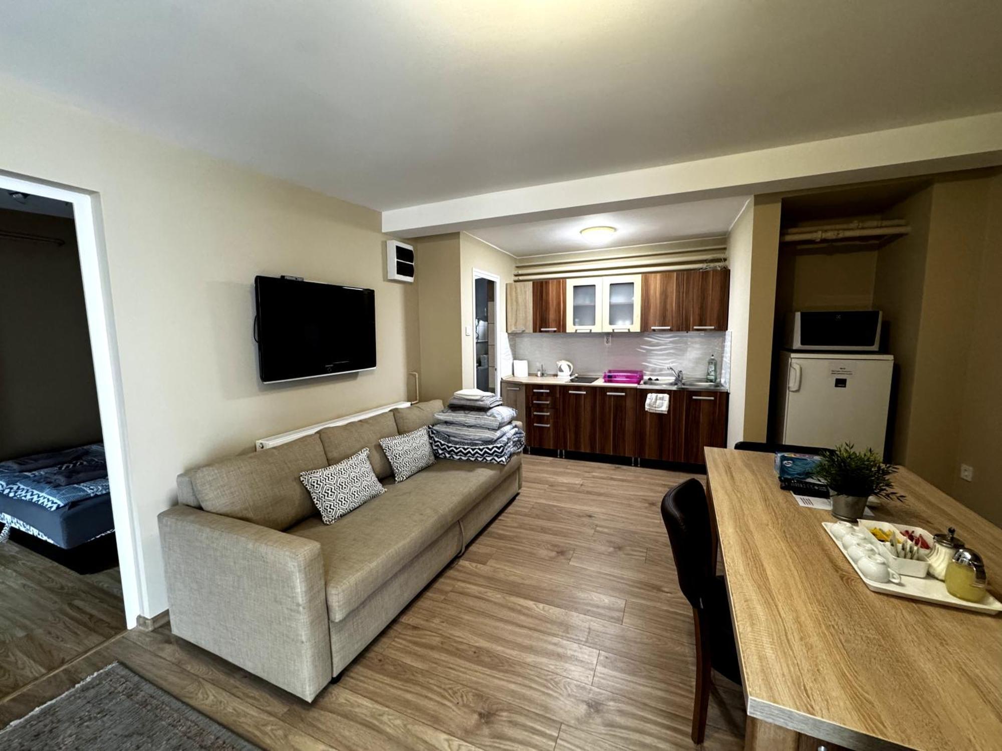 City Apartman Mestecǎneşti Exterior foto
