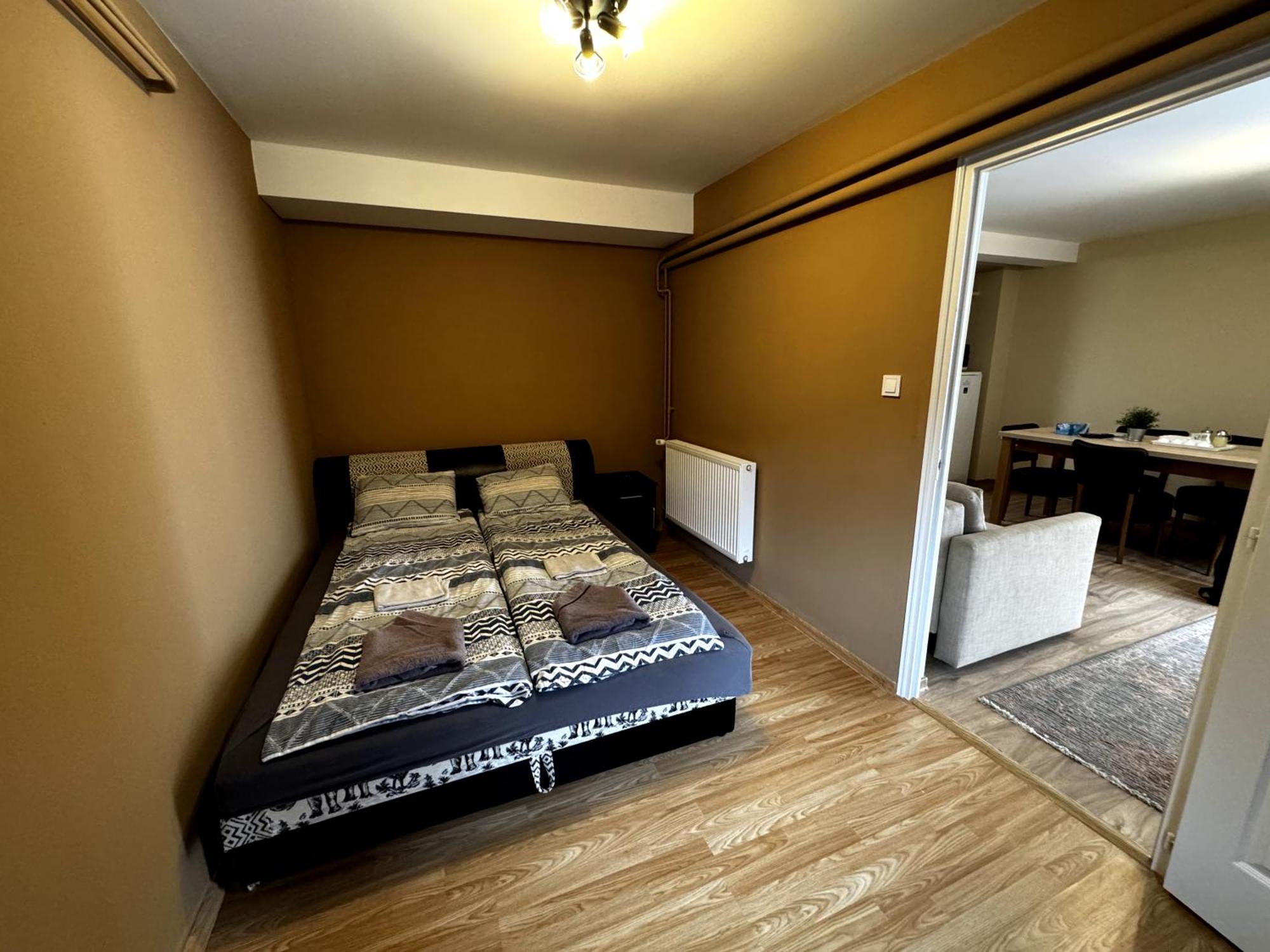 City Apartman Mestecǎneşti Exterior foto
