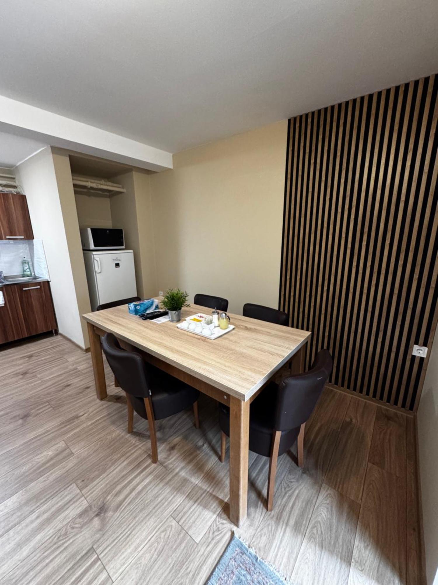 City Apartman Mestecǎneşti Exterior foto