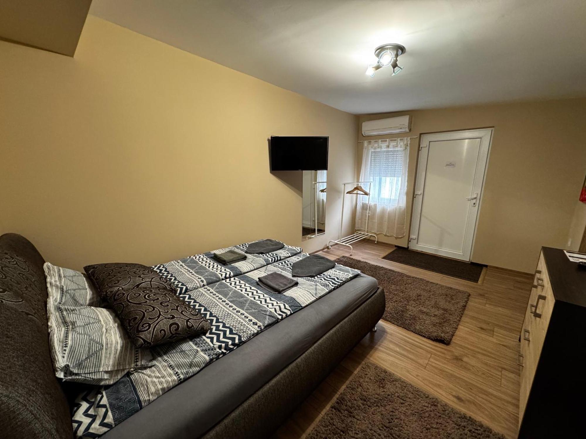 City Apartman Mestecǎneşti Exterior foto